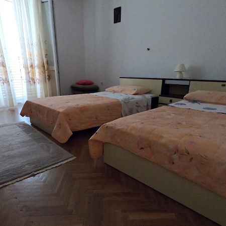 Apartment Mili Sutomiscica Екстер'єр фото