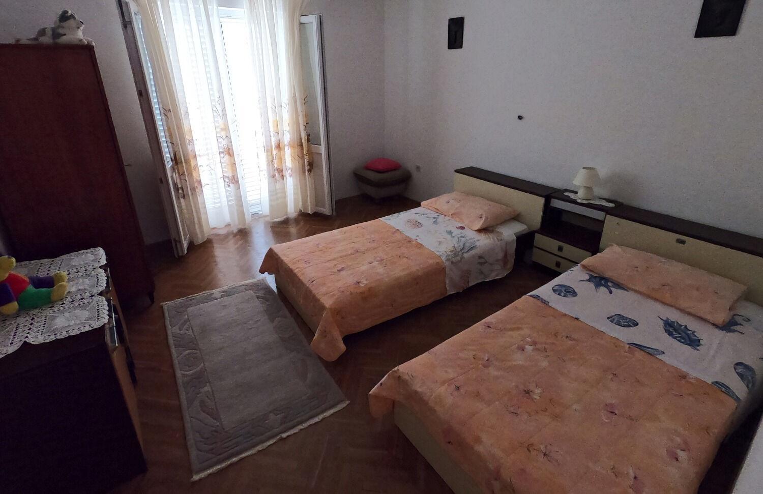 Apartment Mili Sutomiscica Екстер'єр фото